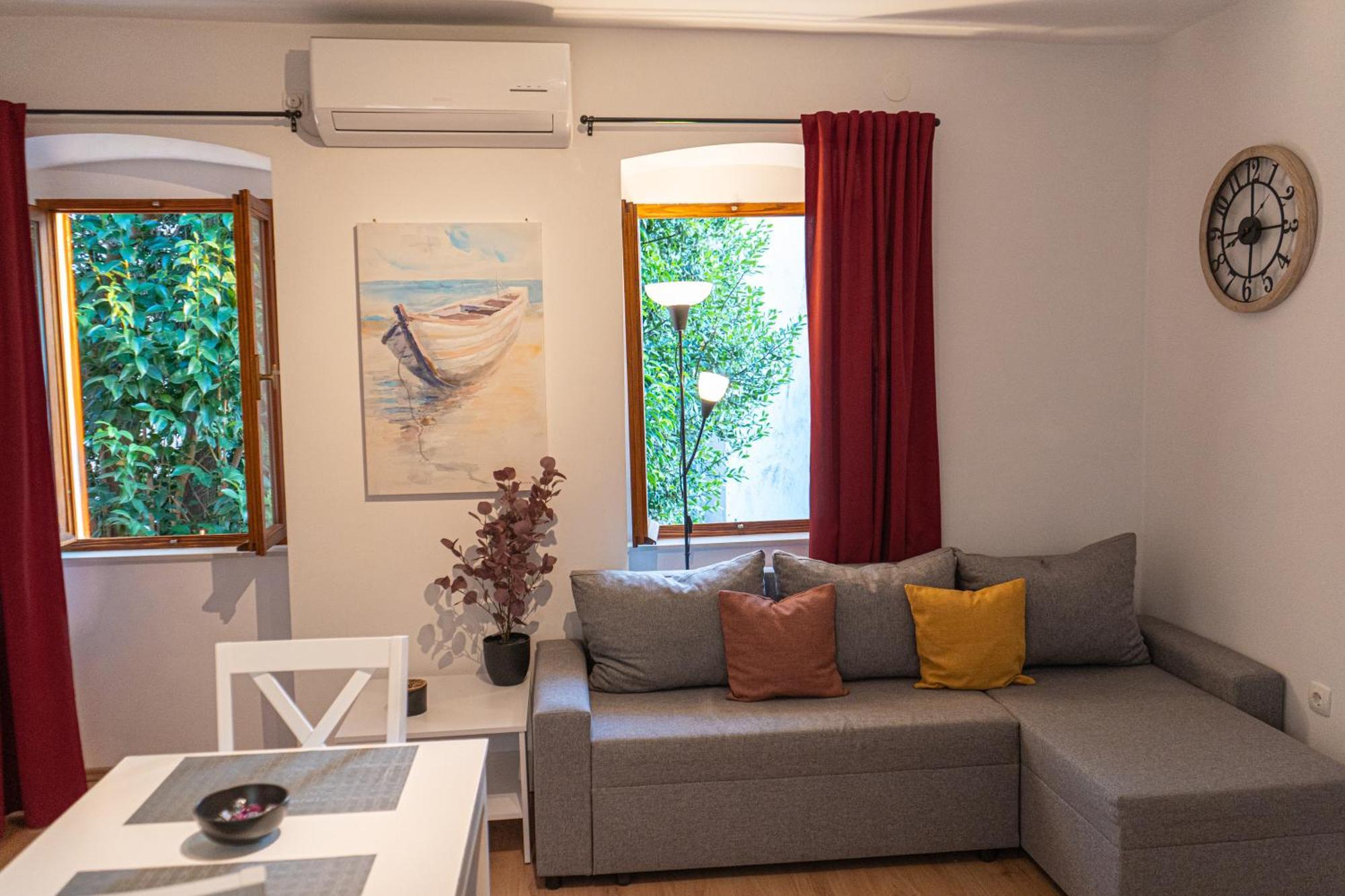 Sunny Bay Apartment *
